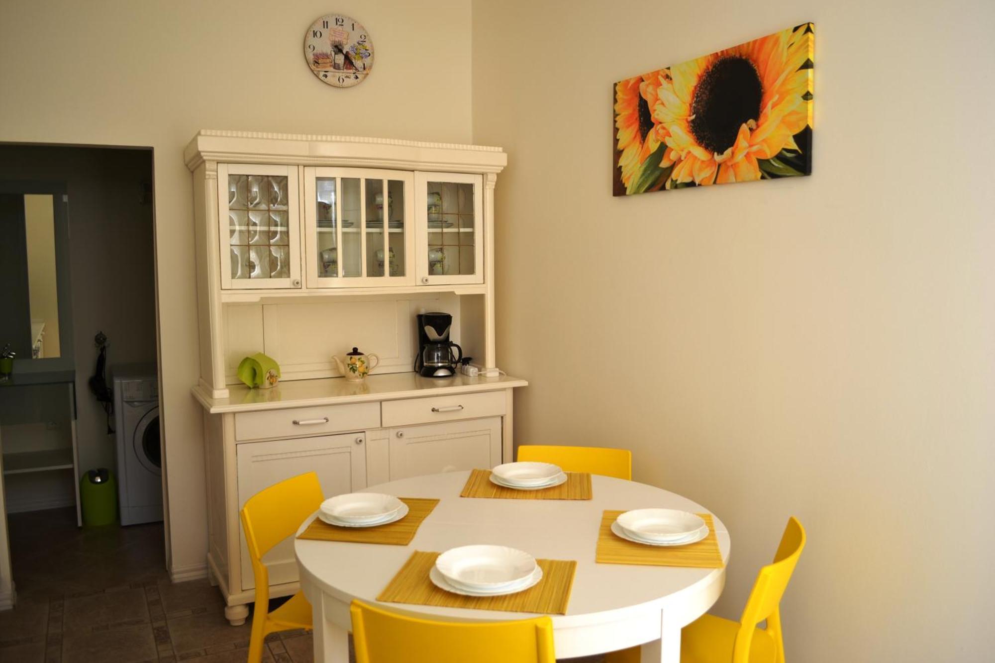 Sunflower 2Bdr Flat By Ruterra Prague Exterior photo